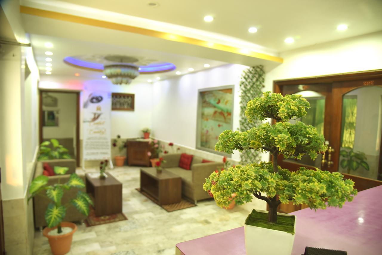 Rnb Select Vijay Delux Hotel Sultanpur  ภายนอก รูปภาพ