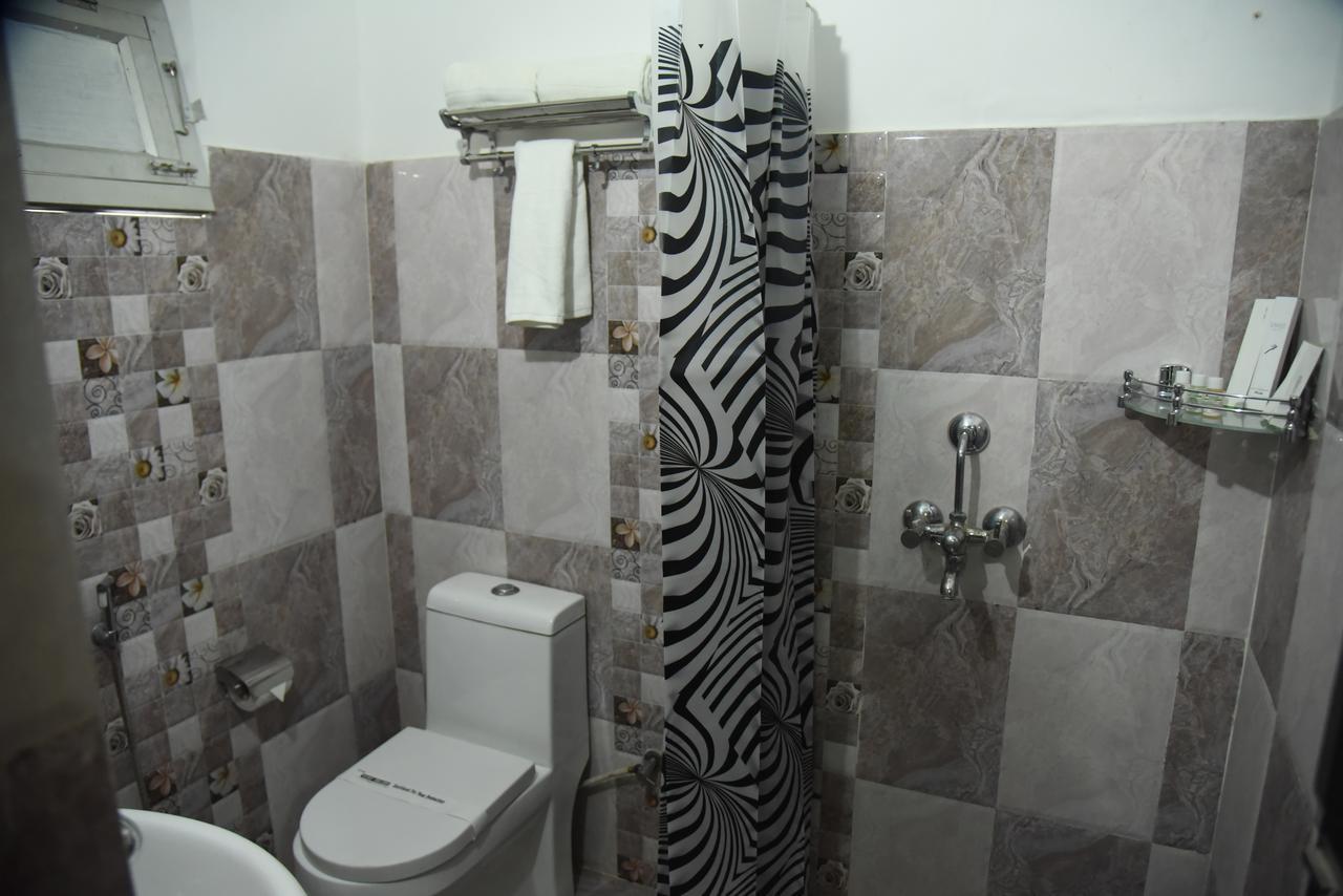 Rnb Select Vijay Delux Hotel Sultanpur  ภายนอก รูปภาพ